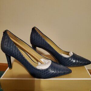 Micheal Kors Blue Snake Skin Pumps BN